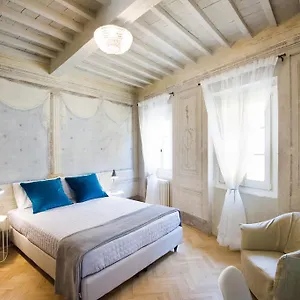 Il Piccolo Cavour Charming House Alojamento de Acomodação e Pequeno-almoço